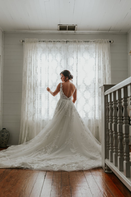 Bridal portrait in farmhouse bridal suite