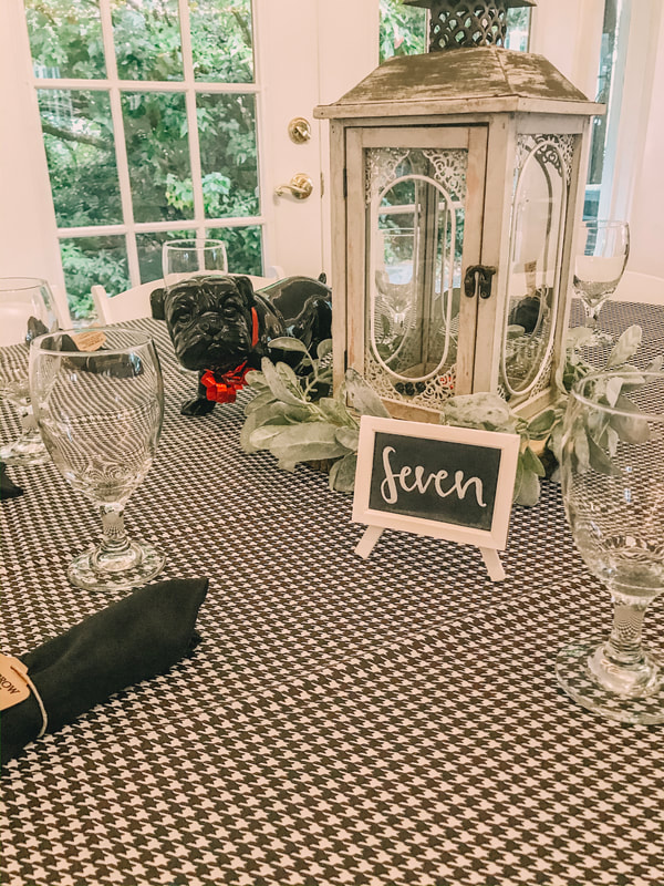 UGA table decoration with chalkboard table number